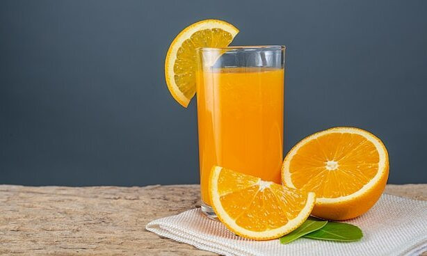 Uống nước cam thời điểm nào tốt nhất cho sức khỏe?